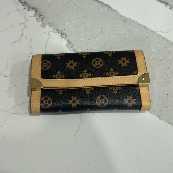 Wallet - Picture 1 of 4